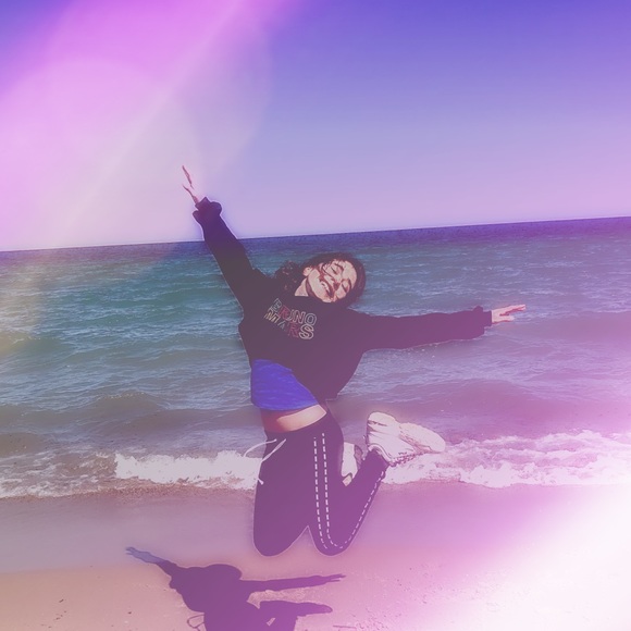 Meet your Posher, Cristiana - Picture 1 of 1